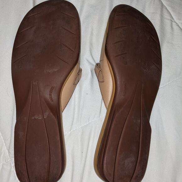 Liz Claiborne Mules Slides Leather Tan Neutral Minimalist Classic Shoes - Picture 4 of 4